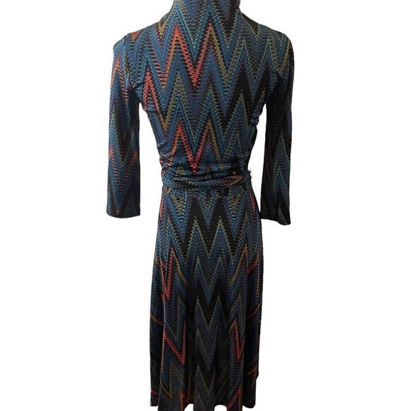 Leota New York Zig Zag Print V Neck Dress Size Small - Picture 5 of 6